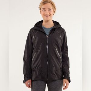 EUC Lululemon Make it Rain Jacket size 10
